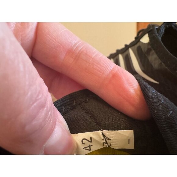 Unisex Black Barefoot Water Shoes Quick-Dry Slip-On EURO 42 US W11 M9 NWOT - Picture 4 of 8